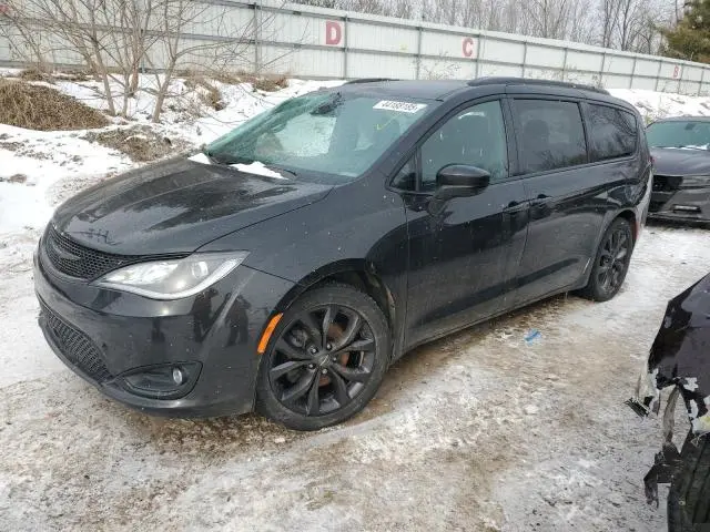 2C4RC1EG5KR581952