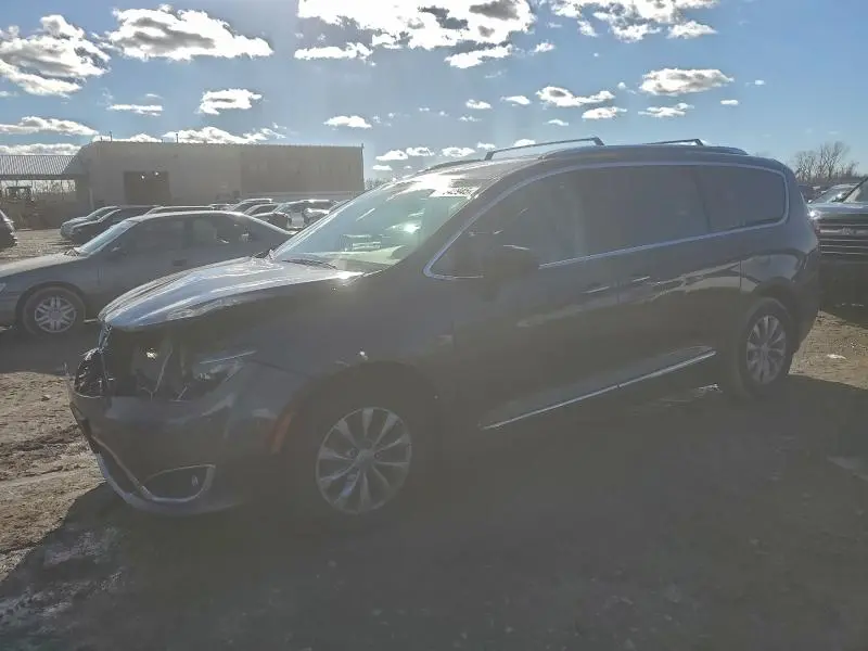 2C4RC1EG8JR107833