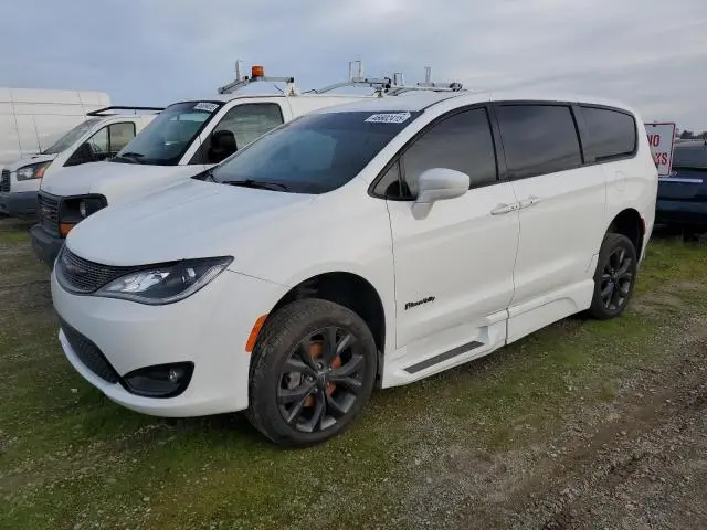 2C4RC1FG1LR233050
