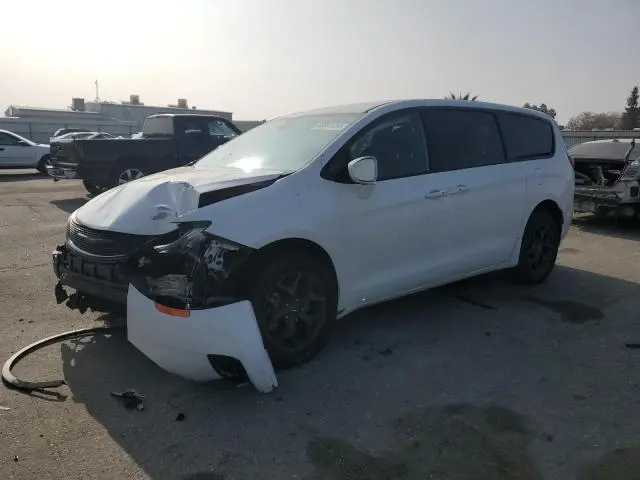 2C4RC1FG3JR306626