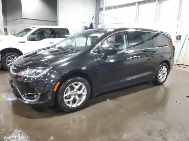 2C4RC1FG4JR126250