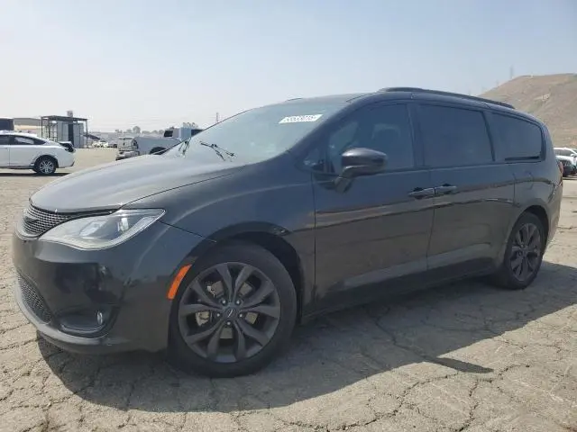 2C4RC1FG5JR193746