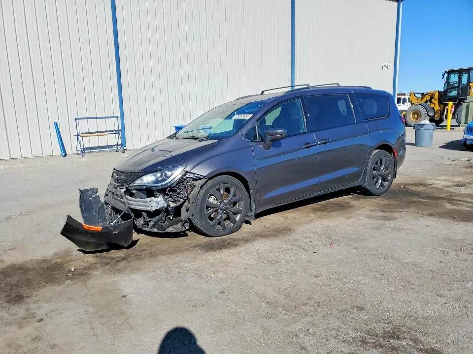 2C4RC1FG9KR666551
