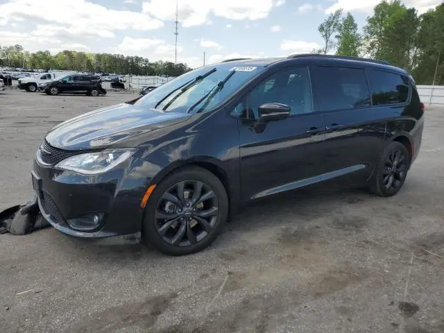2C4RC1GG9JR261500