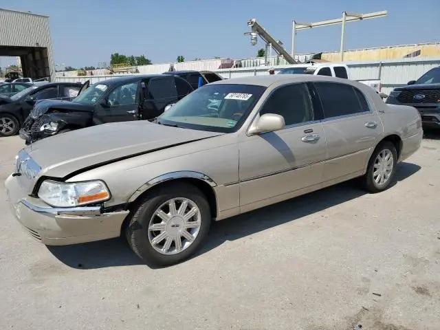 2LNHM82V18X650981