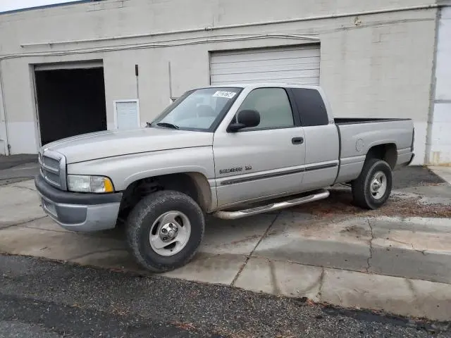3B7HF12Y71G208643