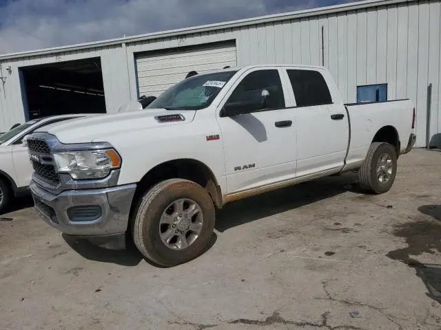 3C6UR5CJ2KG565445