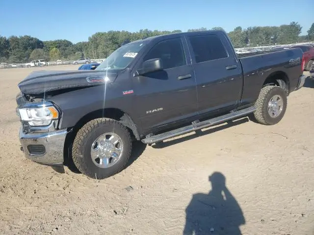3C6UR5CJ2KG650611