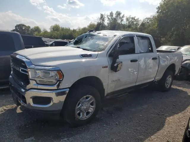 3C6UR5CJ2NG155118