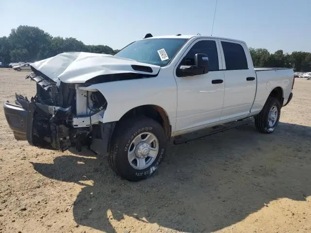 3C6UR5CJ3RG325119