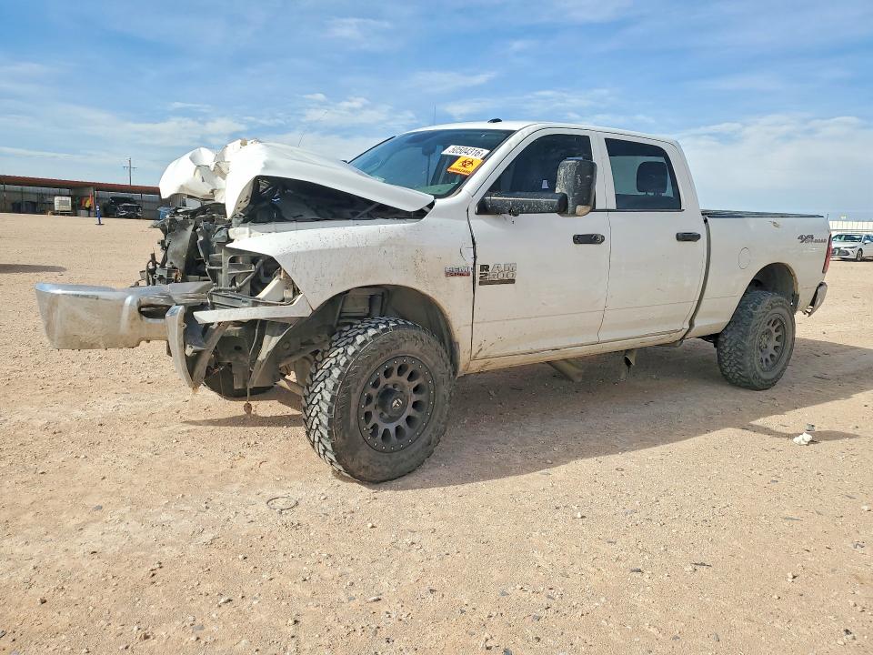 3C6UR5CJ6GG351422