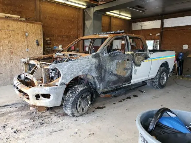 3C6UR5CJ7LG197474