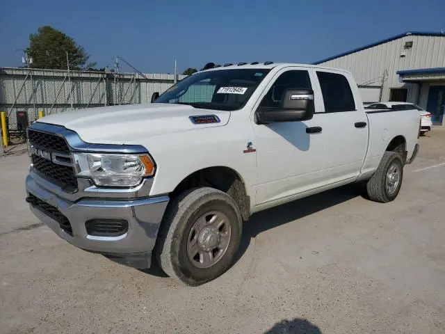 3C6UR5CL0RG173740