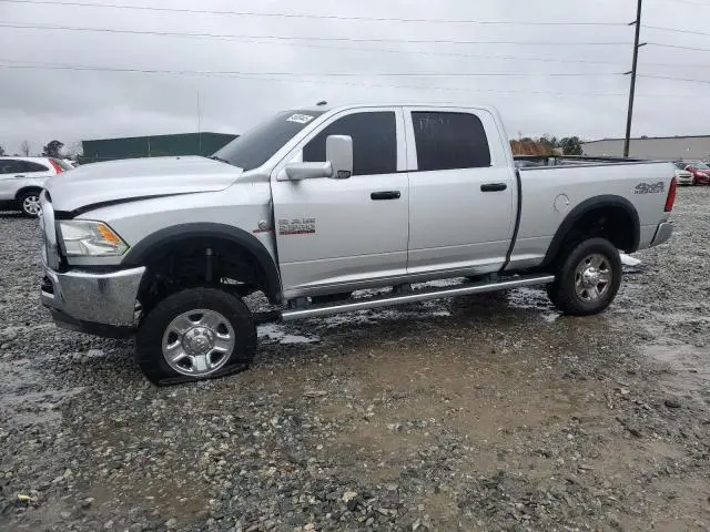 3C6UR5CL1JG326078