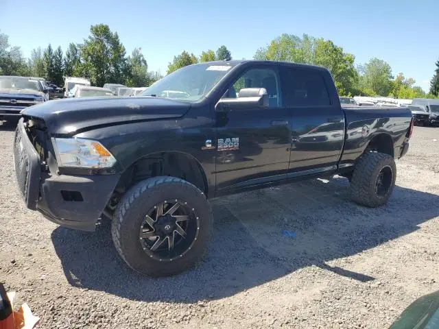 3C6UR5CL7GG211140