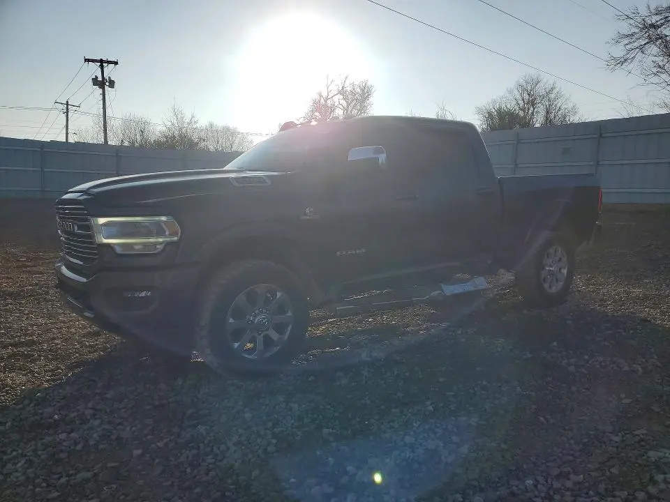 3C6UR5FL2NG324244