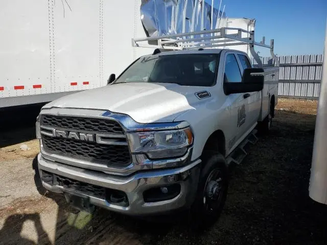 3C6UR5HJ6RG143097