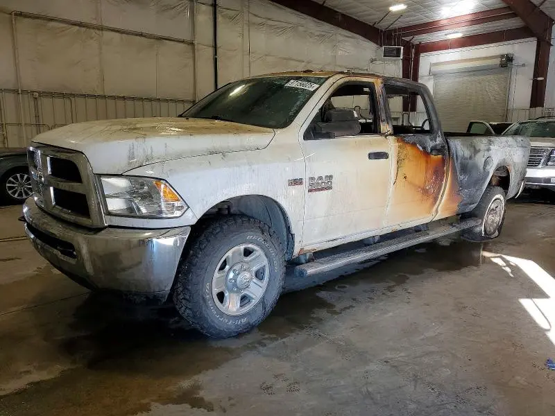 3C6UR5HJ9EG200001