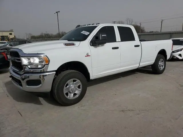 3C6UR5HL8RG395452