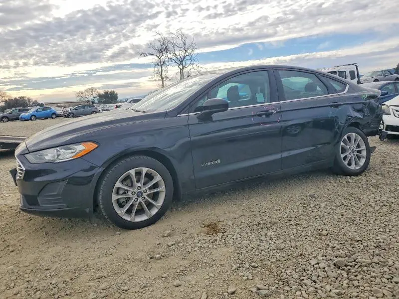 3FA6P0LUXKR135032