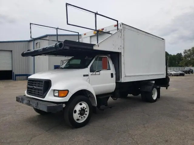 3FDNF6581YMA10563