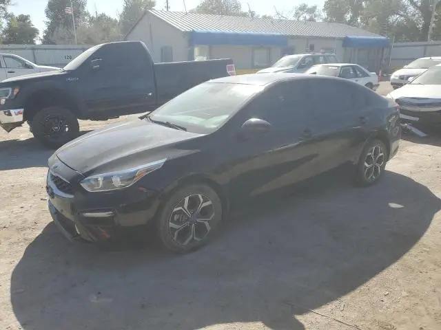 3KPF24AD5LE260581