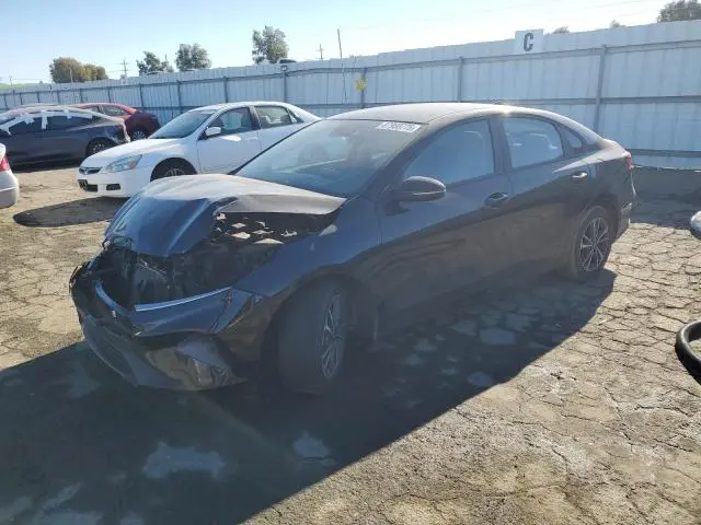 3KPF24ADXPE592571