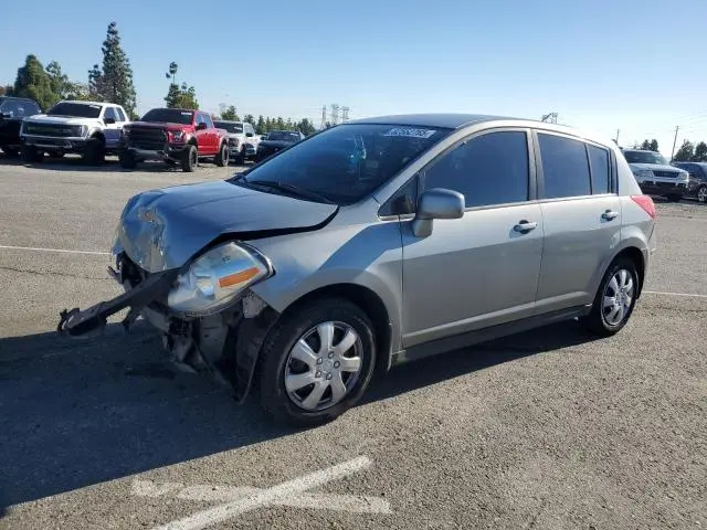 3N1BC13E48L461829