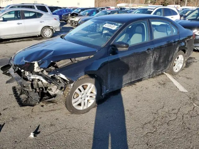 3VW2B7AJ2JM242240
