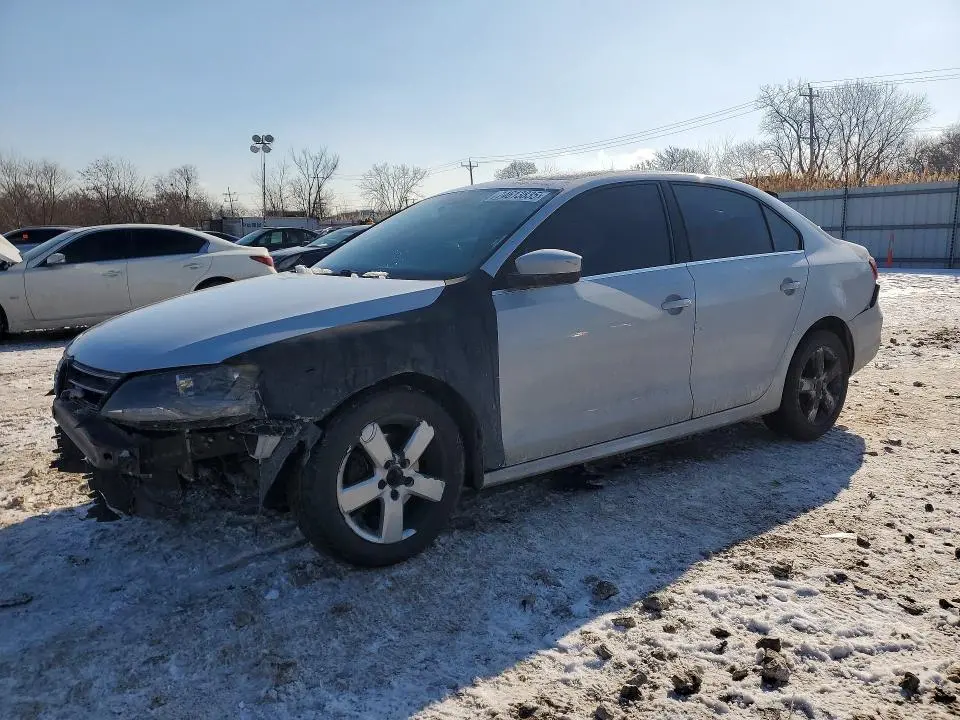 3VW2B7AJ3HM254049