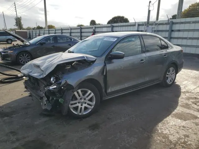 3VW2B7AJ3JM206704