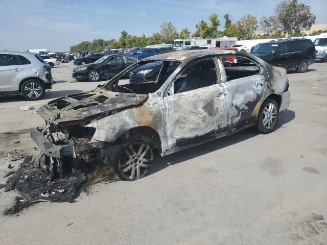 3VW2B7AJ8HM228224