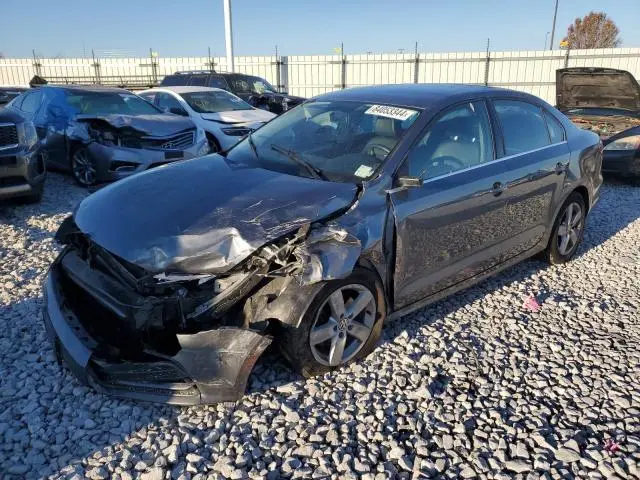 3VW2B7AJ9HM273494