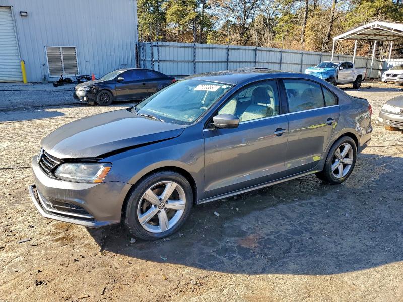 3VW2B7AJXHM341818