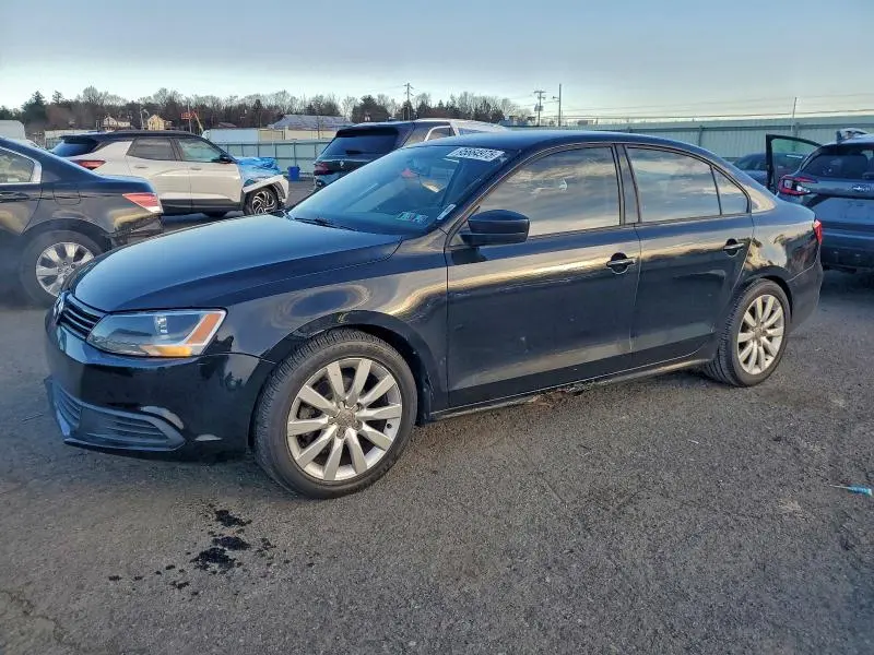 3VW2K7AJ8EM384744