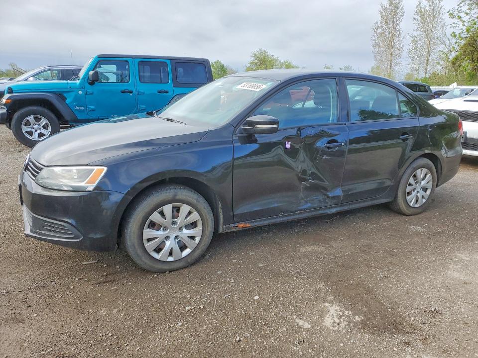 3VW2K7AJ9EM352532