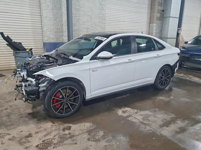 3VW2T7BU2SM022717