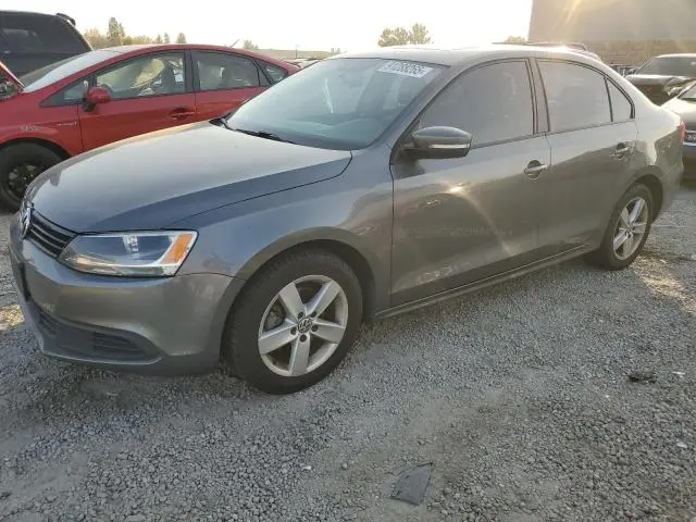 3VW3L7AJ0CM413717