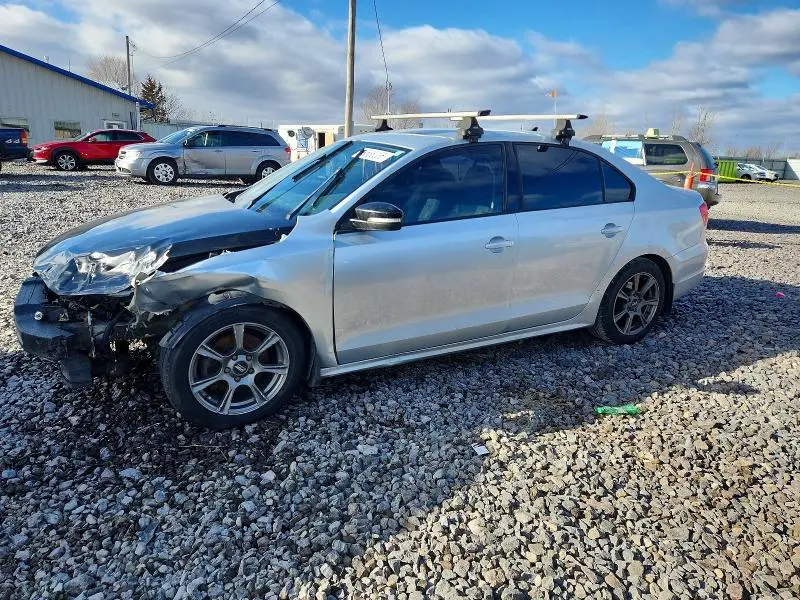 3VW3L7AJ2CM011617