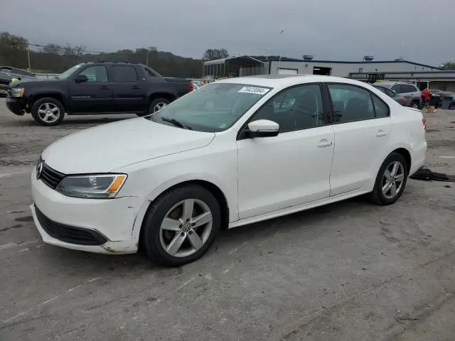 3VW3L7AJ2CM325977