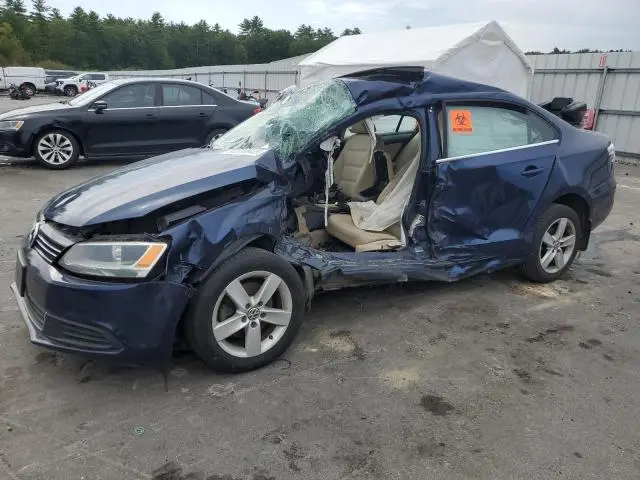 3VW3L7AJ2EM386037