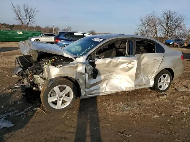 3VW3L7AJ3DM243886