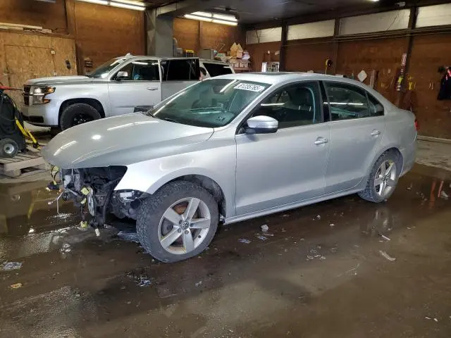 3VW3L7AJ3EM310892