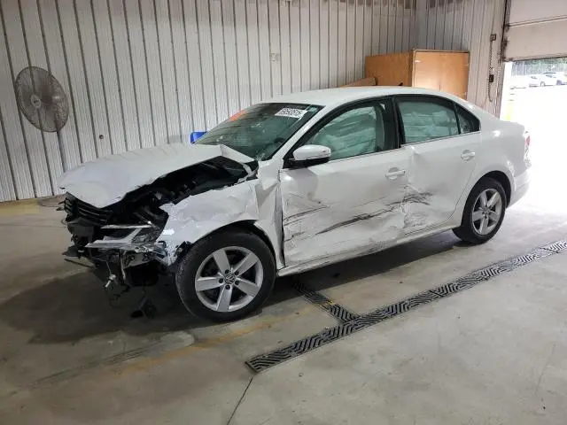 3VW3L7AJ4EM384130