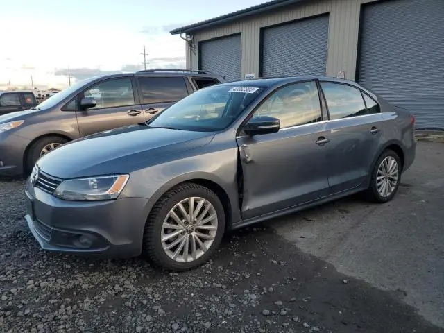 3VW3L7AJ5CM373635
