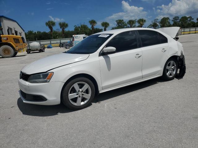 3VW3L7AJ8CM065374