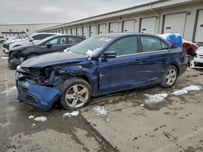3VW3L7AJ9EM286744