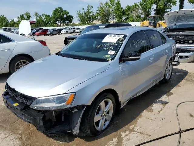 3VW3L7AJXDM445284