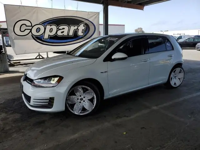 3VW447AU8HM017313