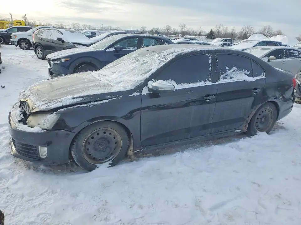 3VW487AJ9CM022443